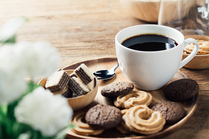 Bild som visar kaffe och kakor
